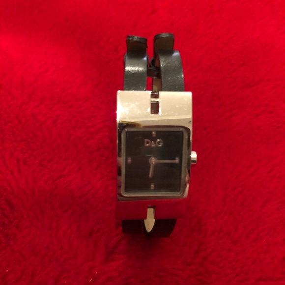 Dolce & Gabbana dual leather strap wrist watch (needs new battery) main image 8